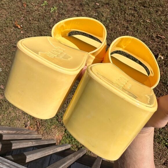 Gucci Yellow Slip-On Sandals EU 38 – Iconic Style with Chunky Heel & Logo - Picture 14 of 17